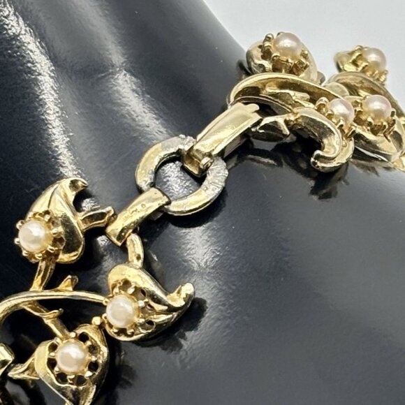 Vintage Bracelet Gold Tone Figural Vines and Leaves Faux Pearls Centers Unsigned - Picture 6 of 13